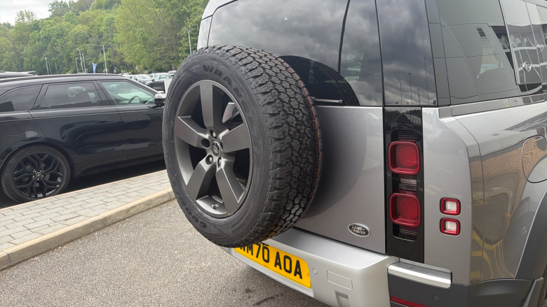 Land Rover Defender 2.0 D240 HSE 110 5dr Auto Diesel Estate